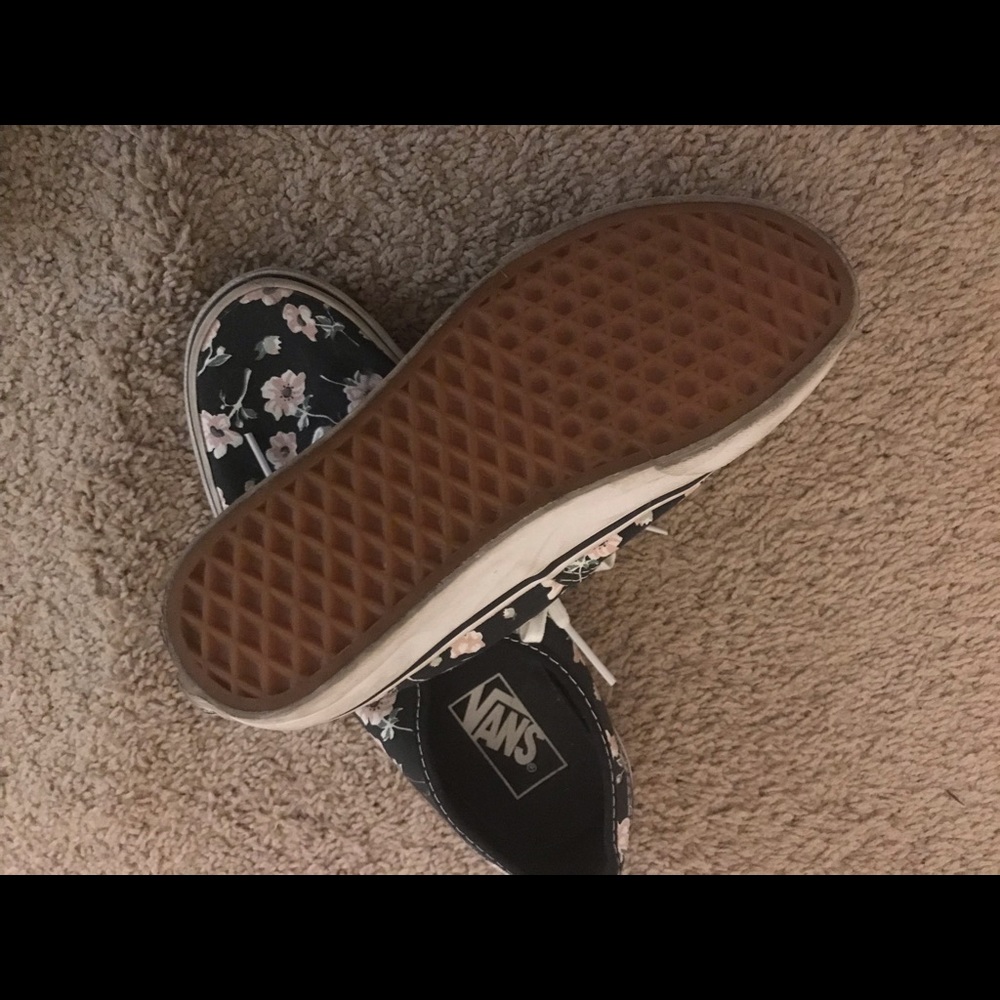 Women’s vans - Picture 2 of 2